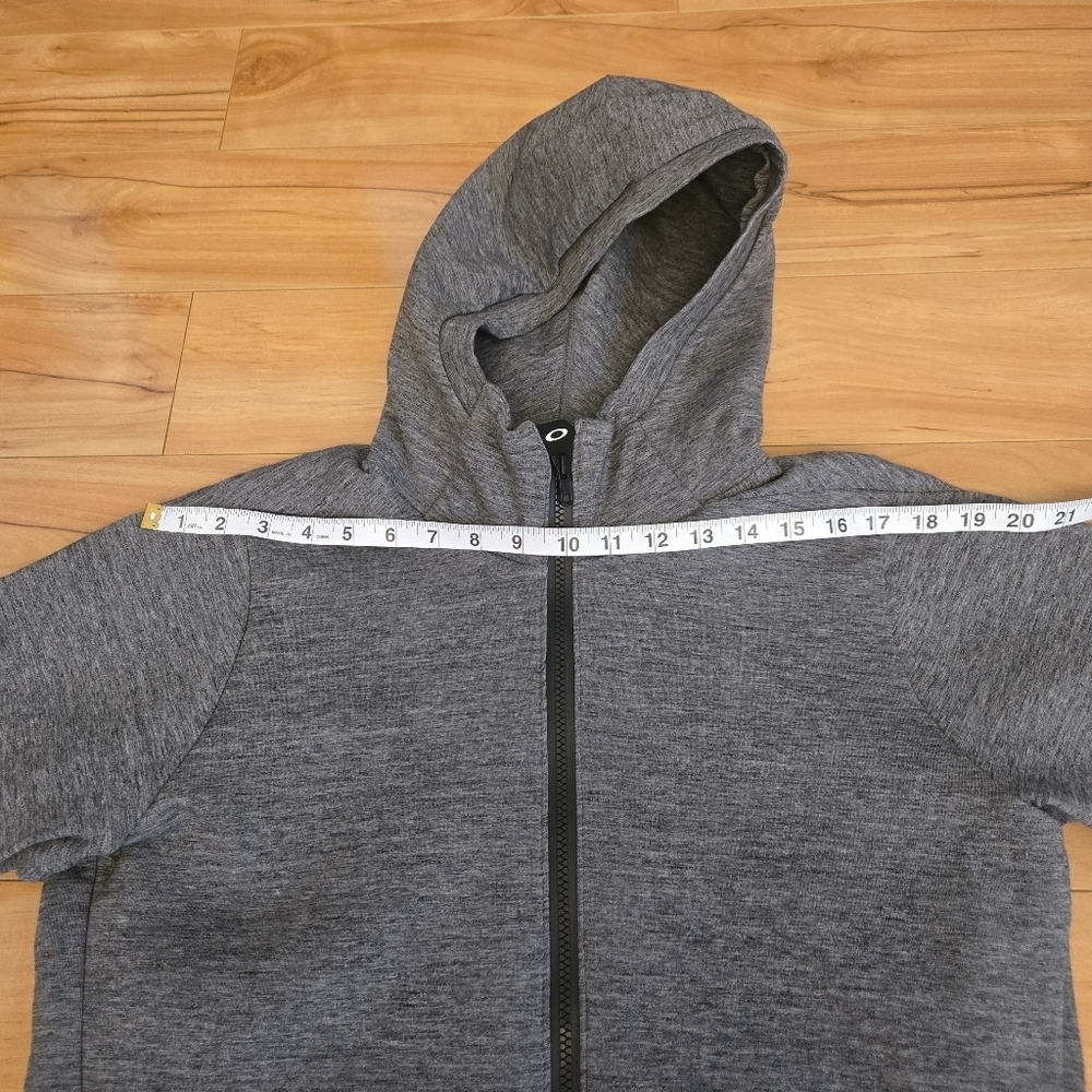 LARGE Gray/Black Oakley Zip Up Hoodie - Picture 12 of 15